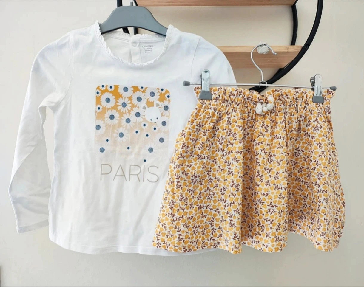 5 ans ensemble teeshirt Okaïdi et jupe Vertbaudet